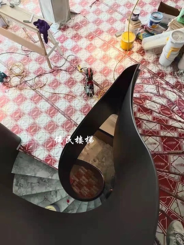 旋轉鋼架樓梯有什么特點呢,新的一年你一定要知道