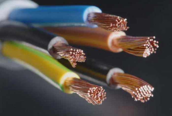 如何避免電線電纜的外皮在冬天斷裂呢？